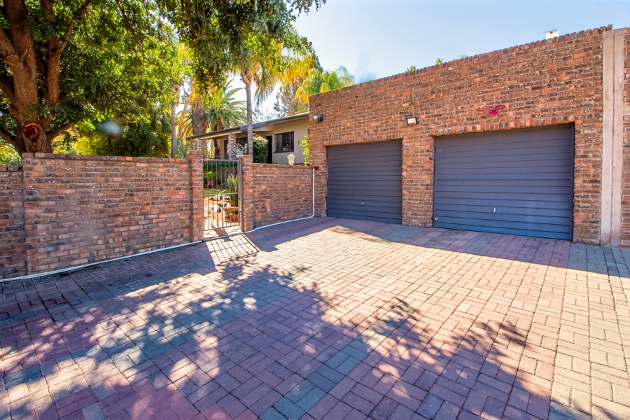 4 Bedroom Property for Sale in Die Rand Northern Cape